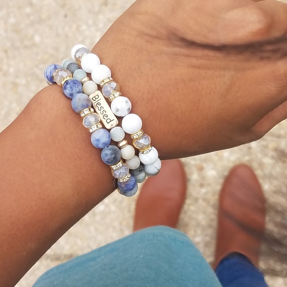 Jewelry - THY KINGDOM WHITE NATURAL BEAD BRACELET
